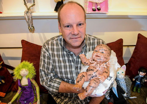 W’burg gallery celebrates artist’s bizarre Christmas tradition