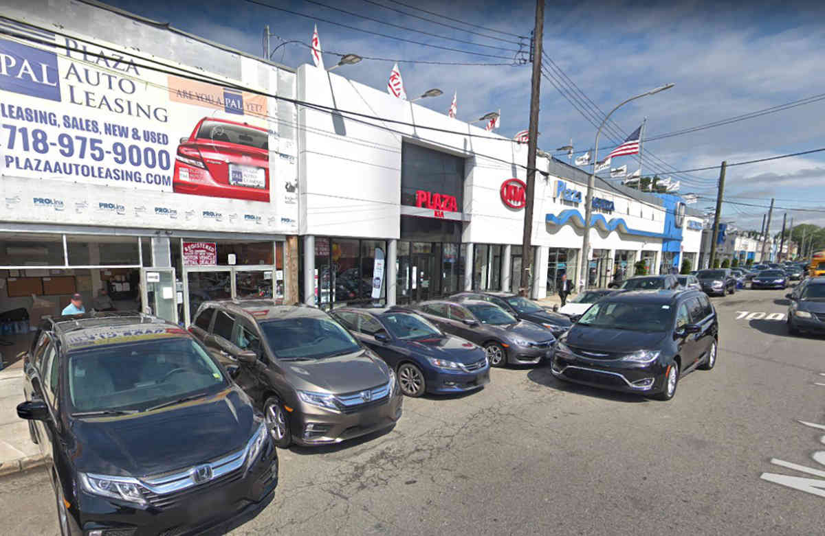 Unwheely: Civic leaders deny Marine Park car dealer’s parking plan at hostile meeting
