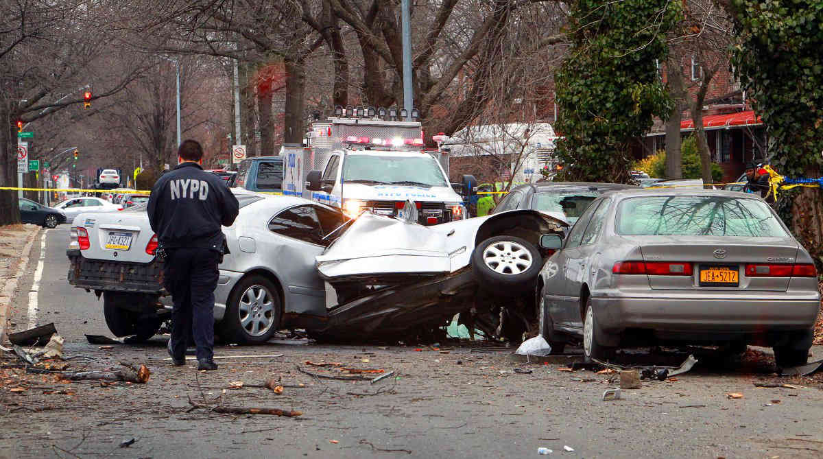 Teenager dies in East Flatbush car crash that leaves two others injured: NYPD