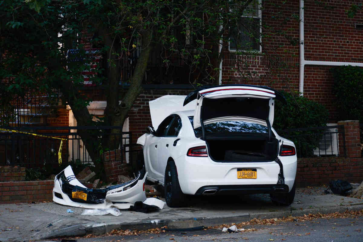 Six injured in Marine Park car crash