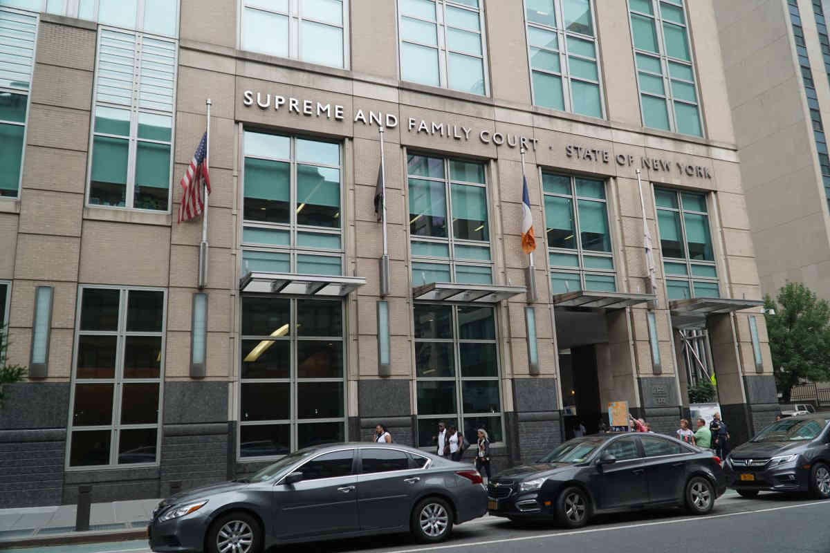 Contractor scammed Midwood couple out of $700,000: DA