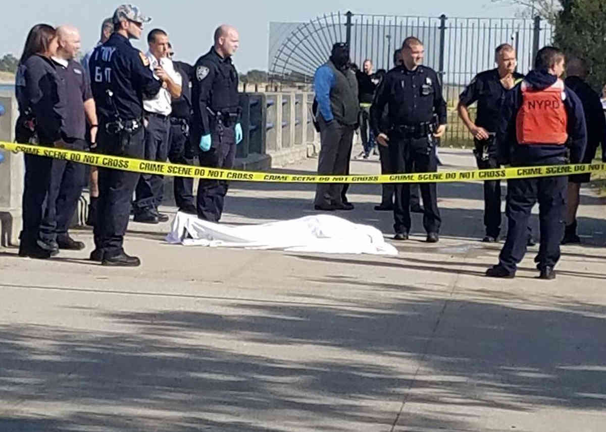 Teenager found floating off Manhattan Beach