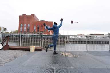 banjo toss at brooklyn folk festival