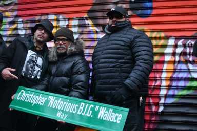 artists with biggie smalls mural