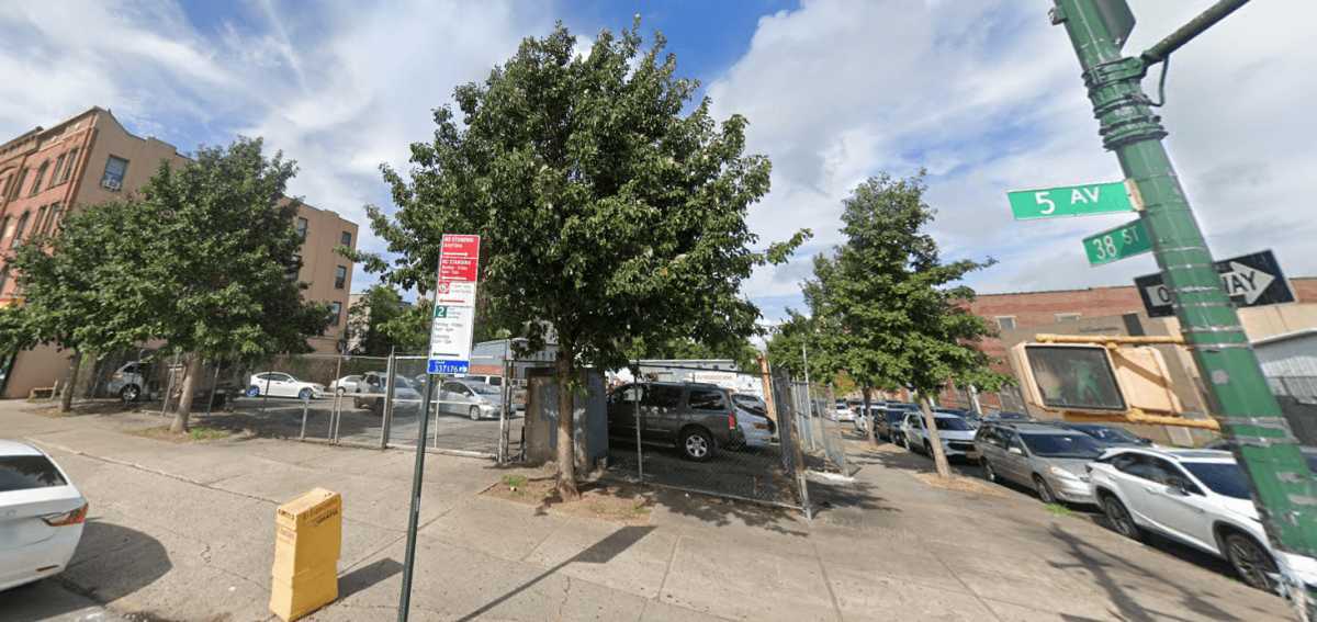 sunset park parking lot