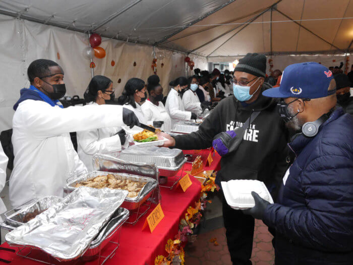 thanksgiving meal giveaway