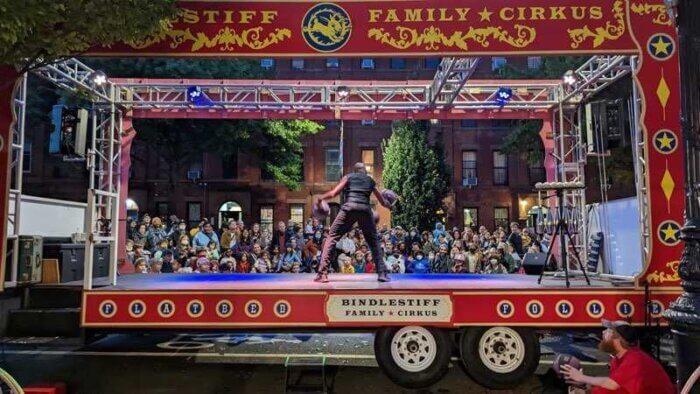 show on vanderbilt avenue open street