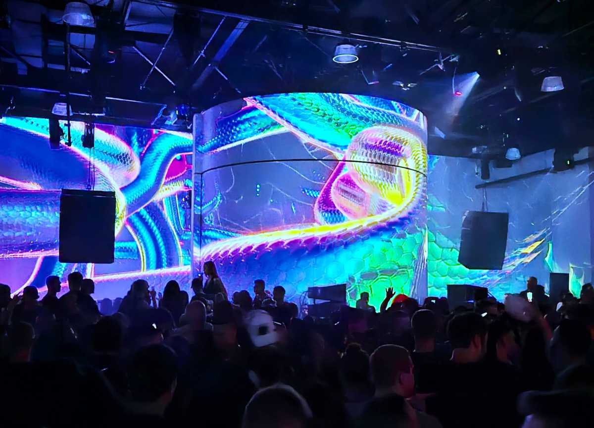 lights on walls at nicole moudaber performance at artsdistrict brooklyn