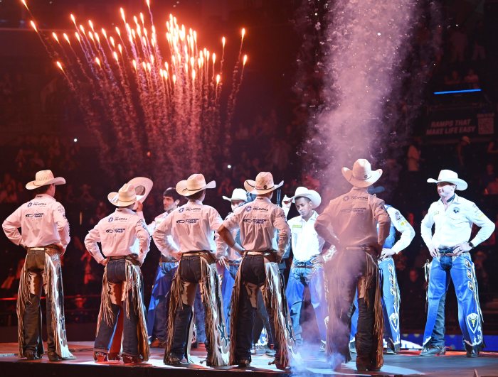 The New York Mavericks and seven of their league competitors performed in front of a large crowd at Barclay Centers.