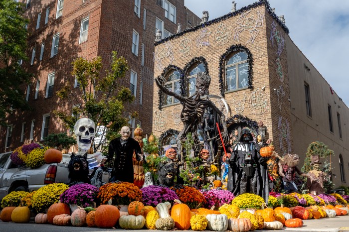 bay ridge halloween decorations