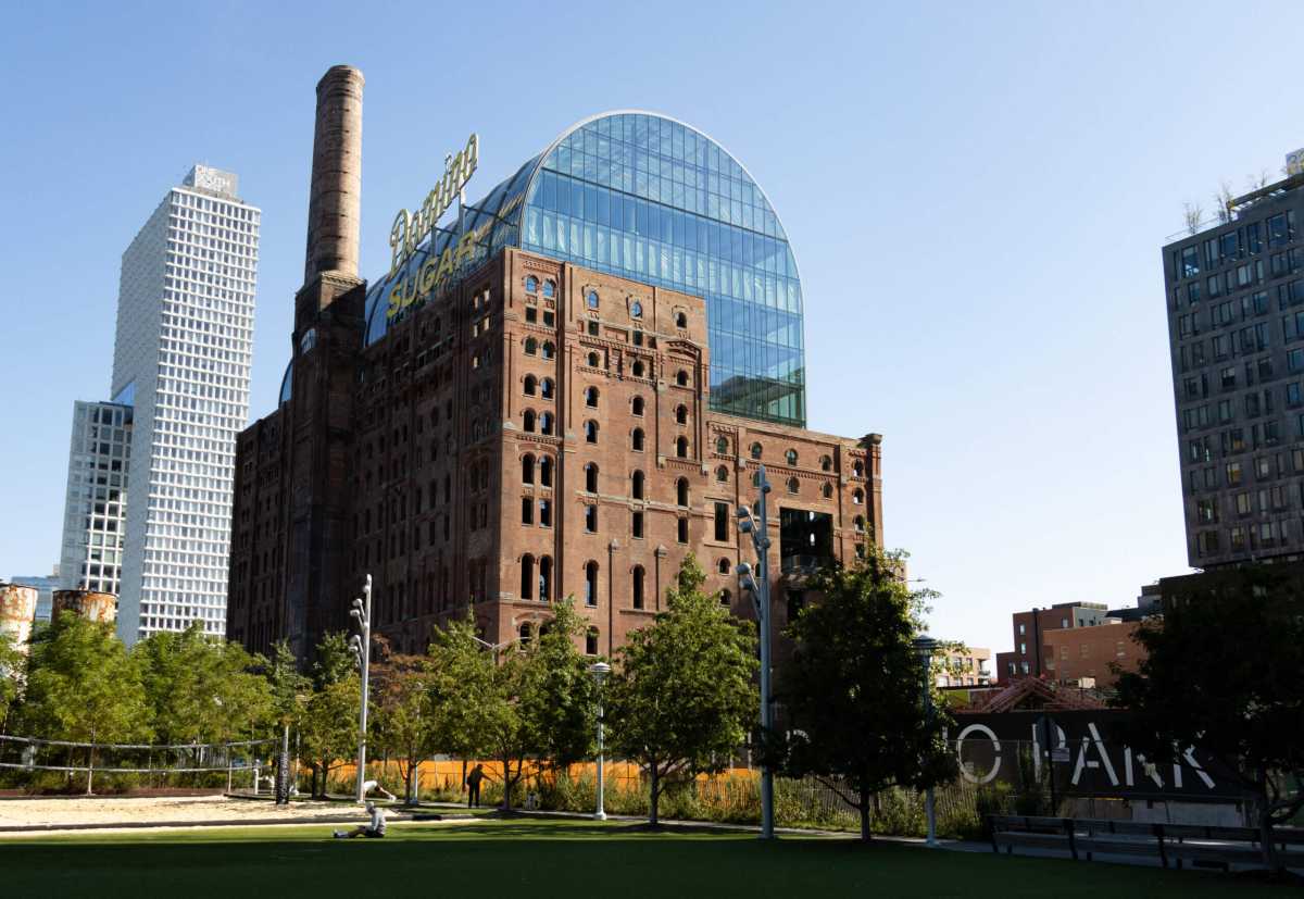 williamsburg-domino-refinery-09212023-sdevries-exterior-2-scaled