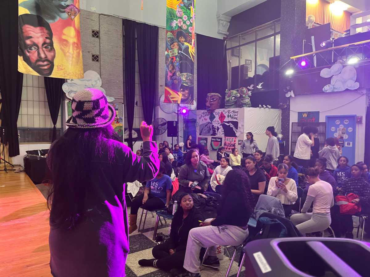 planting a seed play at el puente