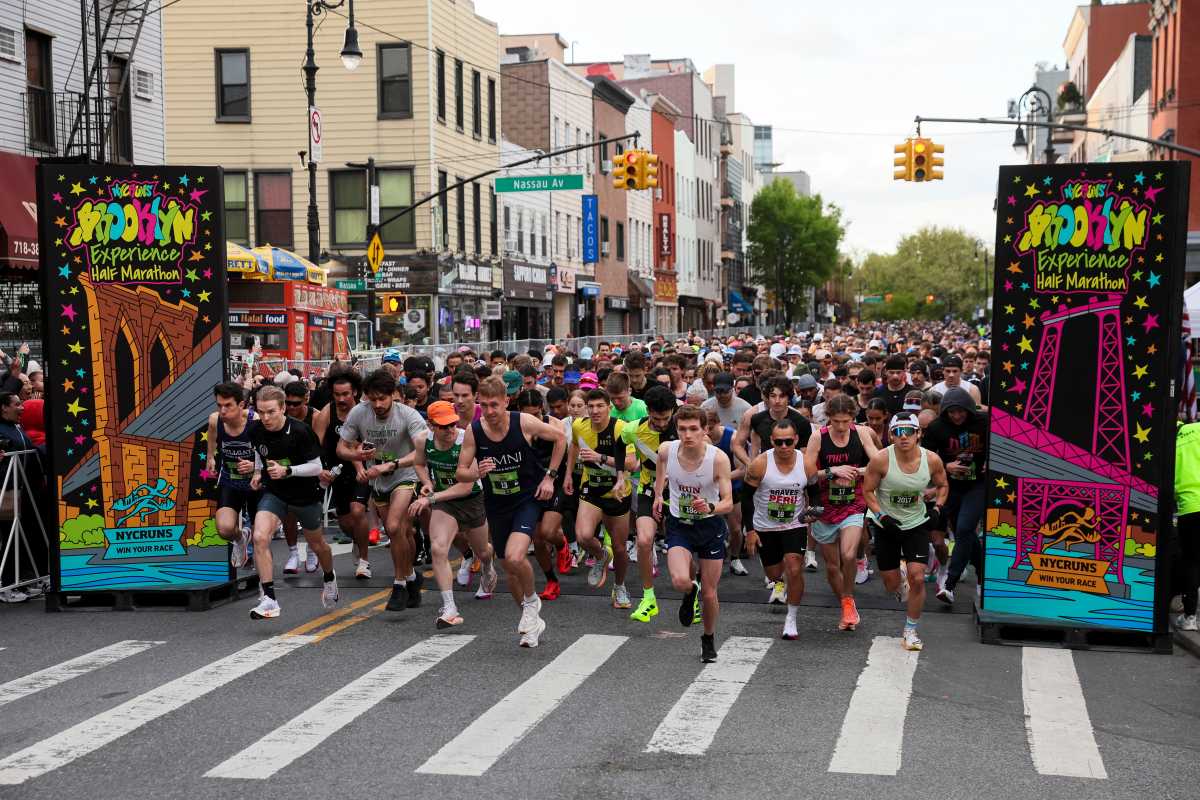 runners at 2025 brooklyn experience half marathon