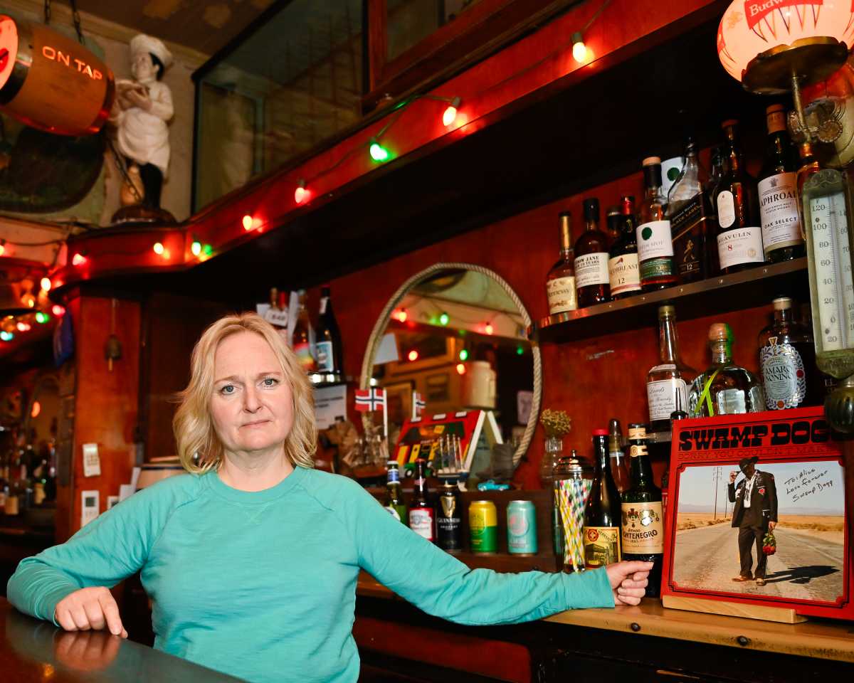 NY: Sunny’s Bar Red Hook