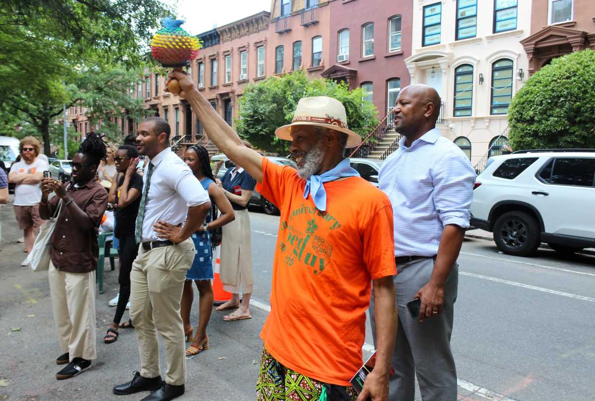 bed-stuy-hart-street-willoughby-hart-historic-district-sign-unveiling-june2025-abs-brownstoner-7