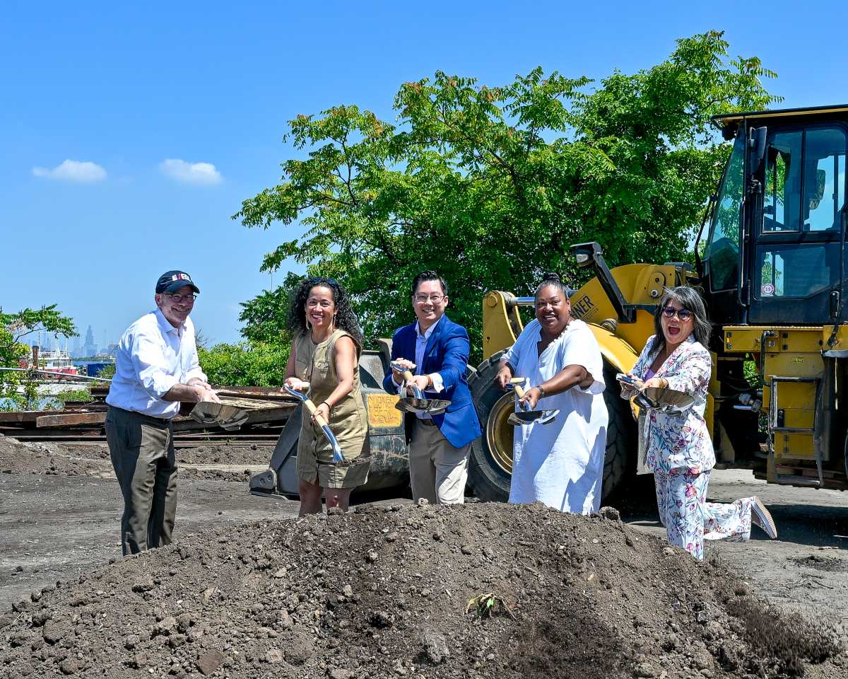 NY: NYCEDC celebrates  Pier6 6 ground breaking